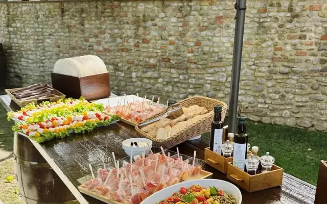 Una piazza tranquilla in Oltrarno a Firenze, di lunedì pomeriggio